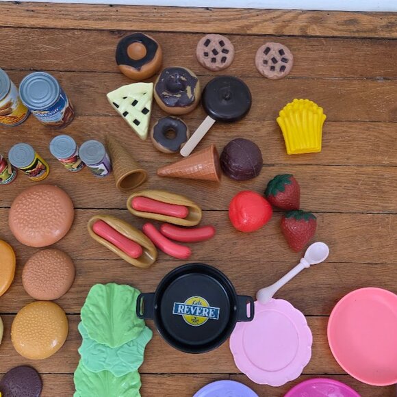 Vintage Lot of Play Food Desserts, Canned Goods, Veggies, and Pans - Picture 4 of 13